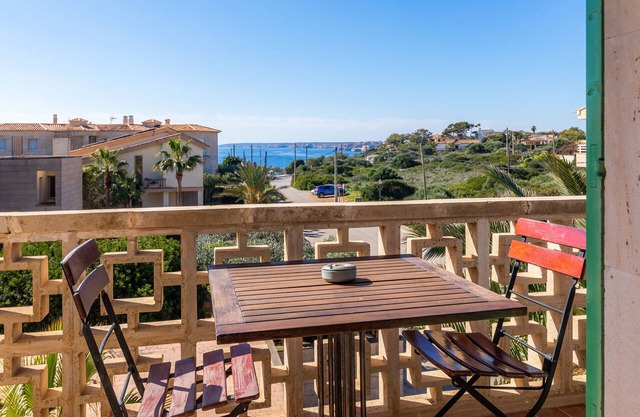 Apartment 'Can Salas 2 Dormitorios D' with Sea View, Wi-Fi and Air Conditioning
