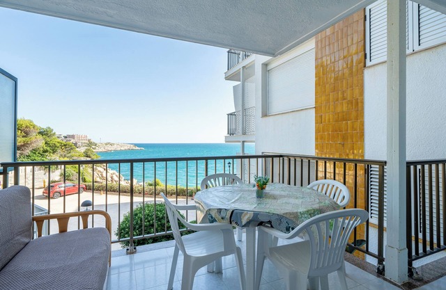 Apartment 'Cap Salou' with Sea View, Private Pool, Wi-Fi and Air Conditioning