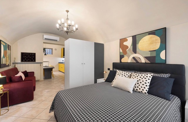 Apartment 'Cappellaio Matto' with Wi-Fi and Air Conditioning