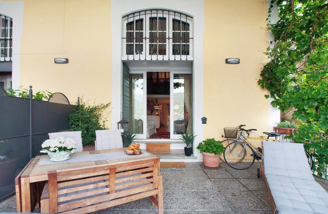 Apartment 'Casa Al Molo' with Lake View, Garden and Wi-Fi
