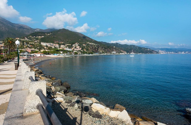 Apartment 'Casa Aladino - Arenzanohost' with Balcony