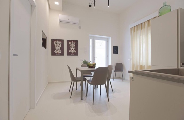 Apartment 'Casa Ancora' with Private Terrace, Wi-Fi and Air Conditioning