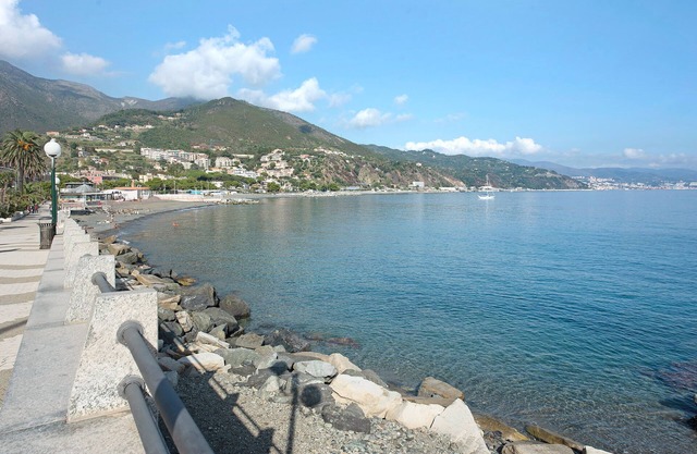 Apartment "Casa Andrea - Arenzanohost" with Balcony & Wi-Fi