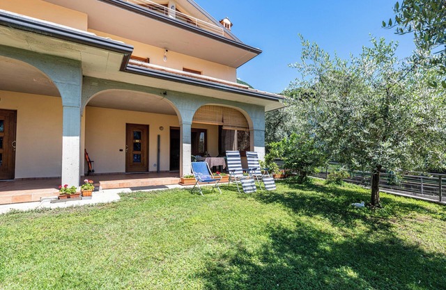 Apartment 'Casa Caterina' with Lake View, Garden & Wi-Fi