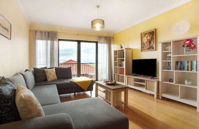 Apartment 'Casa Da Vila' with Sea View, Balcony and Wi-Fi