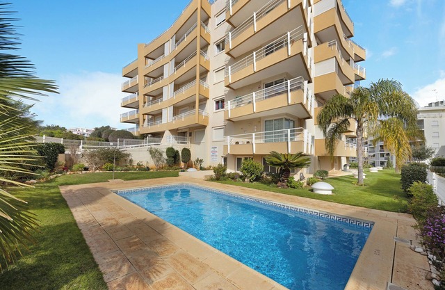 Apartment 'Casa Danúbio' with Shared Pool, Wi-Fi and Air Conditioning
