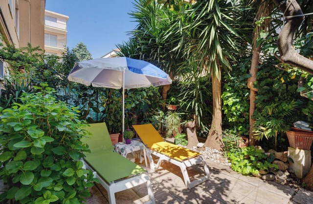 Apartment 'Casa Dei Garofani - Free Parking' with Private Garden
