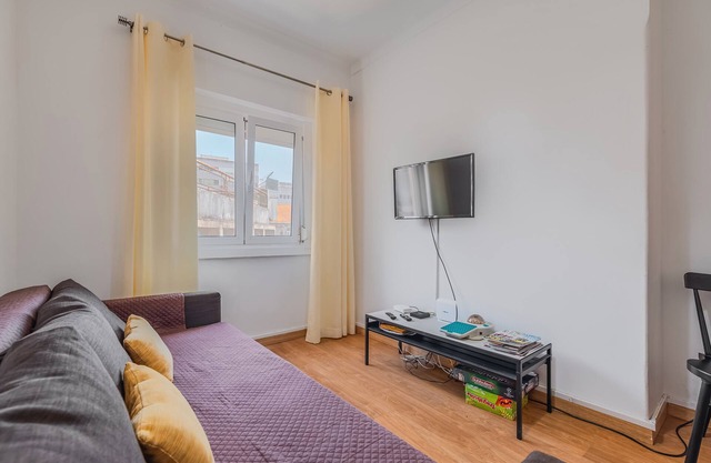 Apartment 'Casa Do Pedro - Lisbon South Bay' with Private Garden and Wi-Fi
