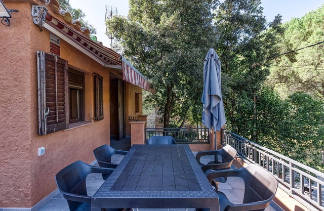 Apartment 'Casa En Albanyà' with Mountain View, Private Terrace and Wi-Fi