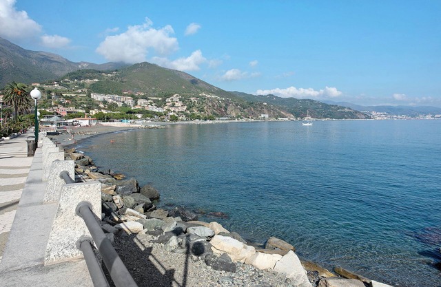 Apartment "Casa Ester- Arenzanohost" with Terrace
