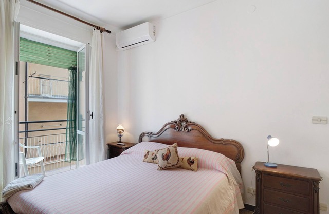 Apartment 'Casa Gallo' with Private Terrace, Balcony and Air Conditioning
