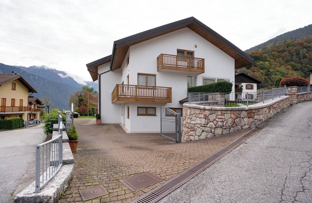 Apartment 'Casa Hueller' with Mountain View, Private Terrace and Wi-Fi