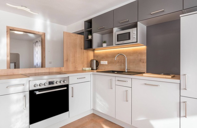 Apartment 'Casa Ravanelli 3' with Mountain View and Shared Terrace