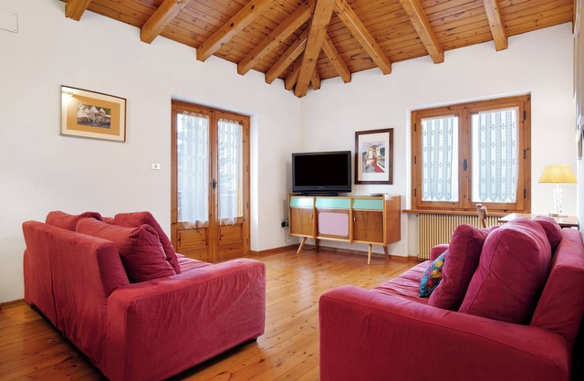 Apartment 'Casa Pòlse' with Mountain View, Shared Garden and Wi-Fi