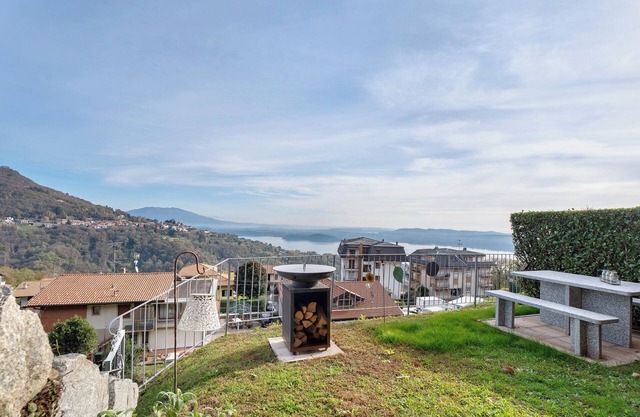 Apartment 'Casa Leone' with Lake View, Wi-Fi and Air Conditioning