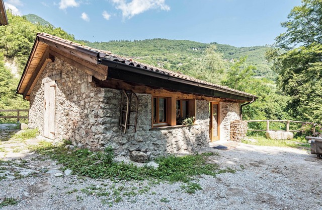 Apartment Casa al Mulino with Mountain View, Wi-Fi & Garden