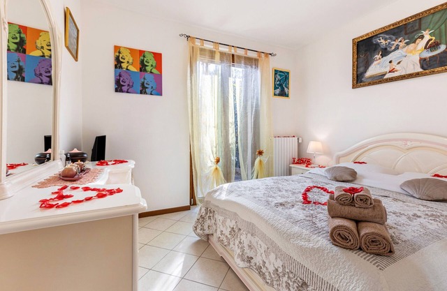 Apartment 'Casa Lilly' with Private Garden, Wi-Fi and Air Conditioning