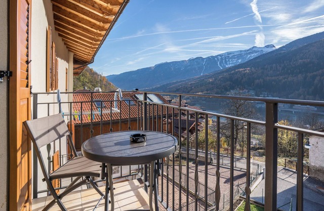 Apartment 'Casa Luca Mezzana' with Mountain View, Balcony and Wi-Fi
