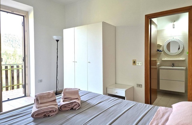 Apartment 'Casa Maia - Grillo' with Mountain View, Shared Terrace and Wi-Fi