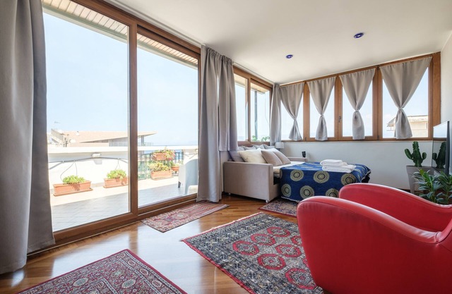 Apartment 'Casa Malù' with Sea View, Garden & Wi-Fi
