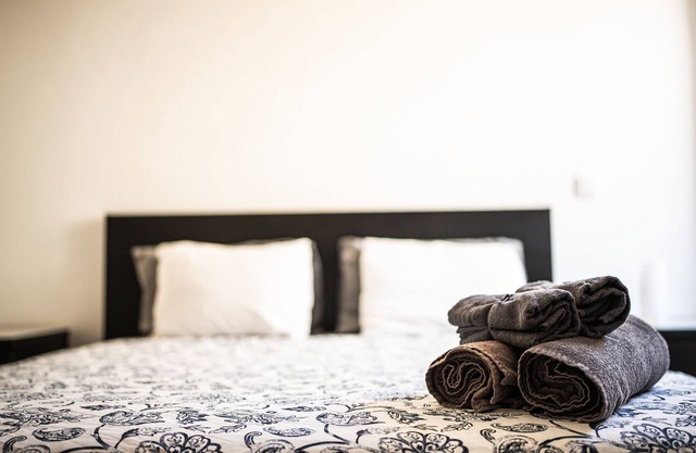 Apartment "Casa na Vila T2" with Shared Terrace & Wi-Fi
