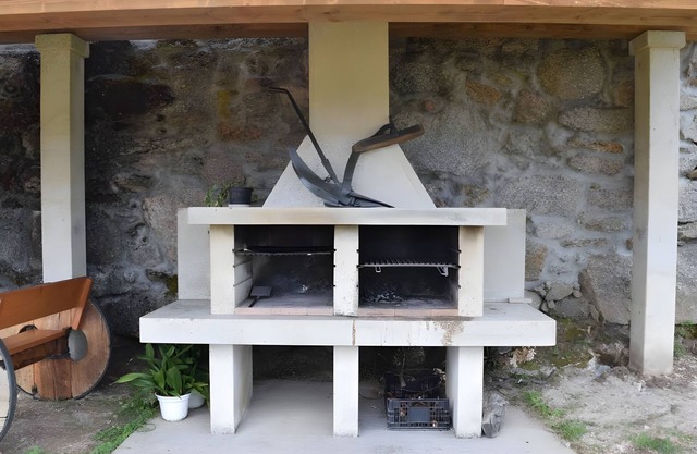 Apartment 'Casa Requias 2' with Lake View, Shared Garden and Wi-Fi