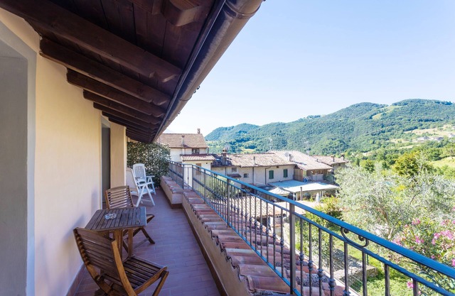 Apartment 'Casa Rita App 1' with Terrace, Shared Garden and Wi-Fi