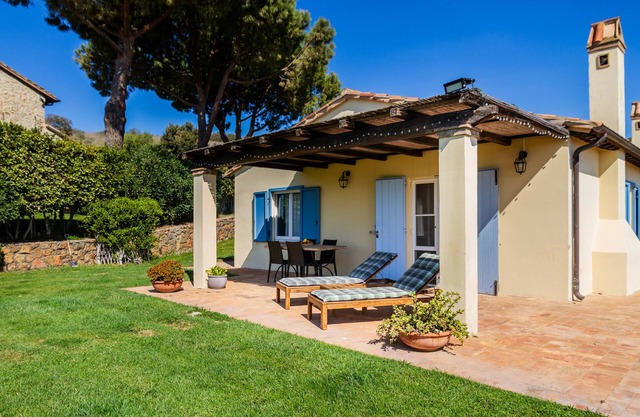 Apartment 'Casa Rose' with Sea View, Wi-Fi and Air Conditioning