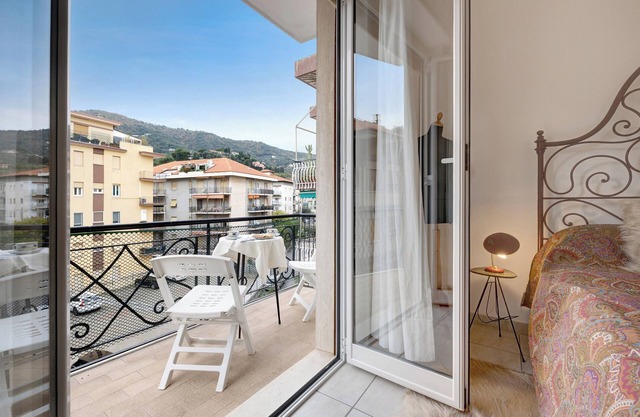 Apartment "Casa Rosso Melograno" near the sea with balconies and Wi-Fi