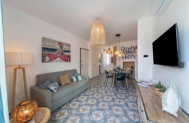 Apartment Casa Royale Appartamento Acqua with Wi-Fi, A/C & Balcony