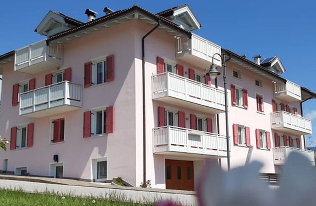 Apartment 'Casa vacanze Rosa 4' with Mountain View, Balcony and Wi-Fi