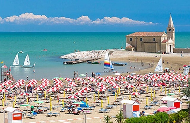 Apartment "Casa Vacanze Mare Blu" with Garden, Balconies & Wi-Fi