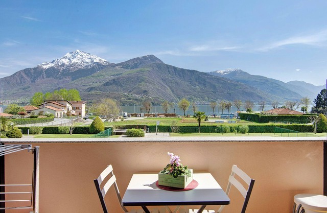 Apartment 'Casa Vacanze Vigna Del Lago' with Lake View, Shared Pool and Wi-Fi