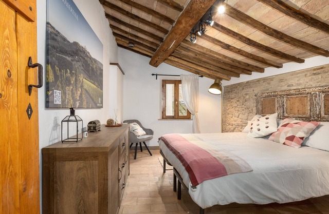 Apartment 'Casa Vesta' with Wi-Fi and Air Conditioning