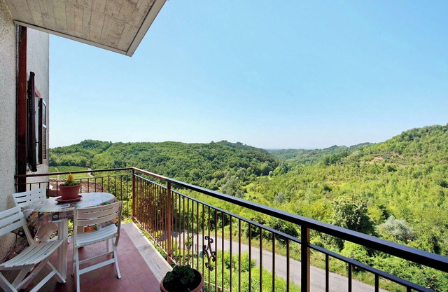 Apartment 'Casa Vera' with Mountain View, Private Terrace and Wi-Fi
