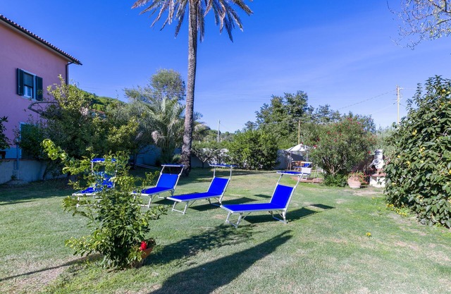 Apartment "Casale al Mare Cm4" in a Country House with Garden