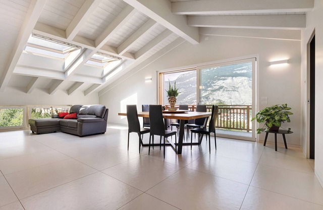 Apartment 'Castle View' with Mountain View, Balcony and Wi-Fi