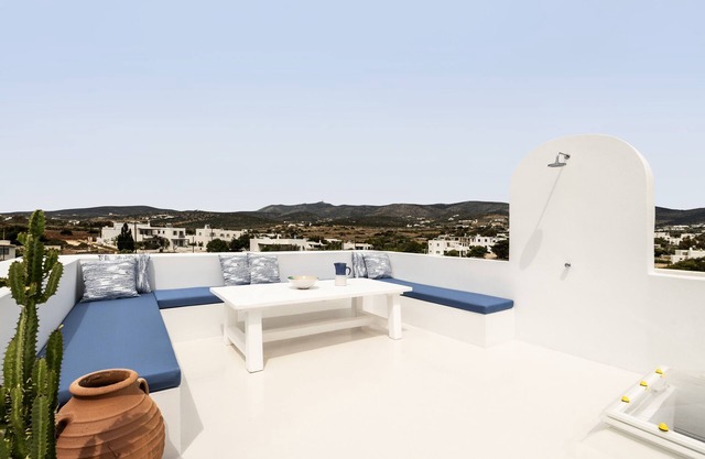 Apartment 'Cavos Paros Rooftop' with Sea View, Wi-Fi and Air Conditioning