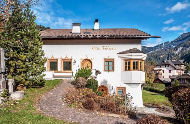 Apartment "Cesa Valeria App Sonia" with Mountain View, Shared Garden & Wi-Fi