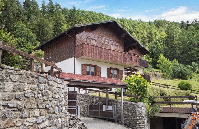 Apartment 'Chalet Holly' with Mountain View, Shared Garden and Wi-Fi