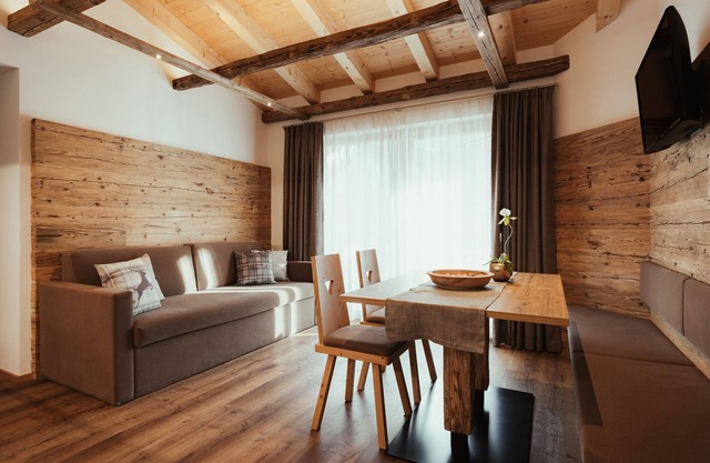 Apartment "Chalet La Flüta Viola" with Mountain View, Balcony and Wi-Fi