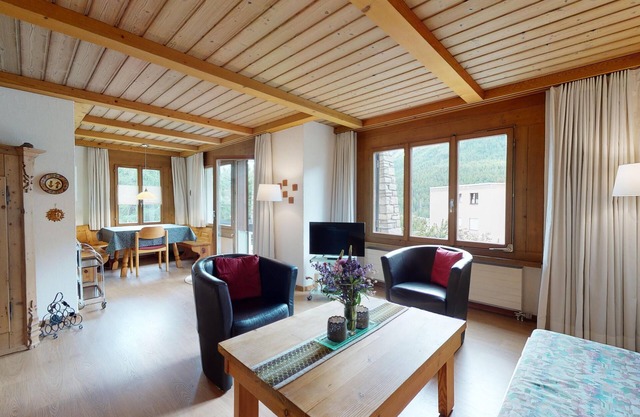Apartment Chavallera 36 - 2.5-Room Apartment Near the Ski Slope in St. Moritz