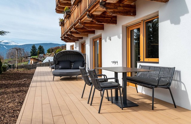 Apartment 'Cherry Luxury' with Mountain View, Private Garden and Wi-Fi