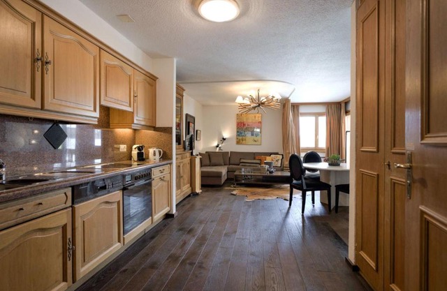 Apartment Chesa Ludains 8 by Interhome
