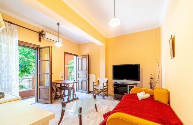 Apartment 'Christina' with Shared Terrace, Wi-Fi and Air Conditioning