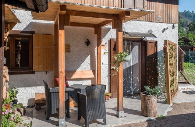 Apartment 'Ciasa De Lucky' with Mountain View, Private Terrace and Wi-Fi
