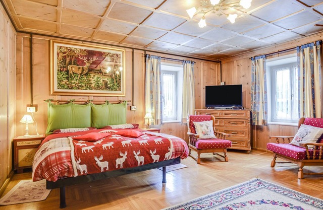 Apartment 'Ciasa Micelin - Clara' with Mountain View, Shared Garden and Wi-Fi