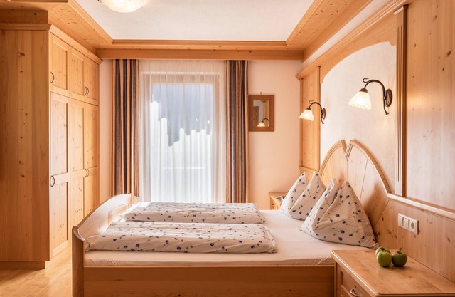 Apartment Ciasa Raut App Santa Berbura with Mountain View, Balcony & Wi-Fi