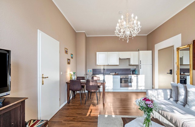 Apartment "City-Apartments Fewo London" with Pool, Terrace & Wi-Fi