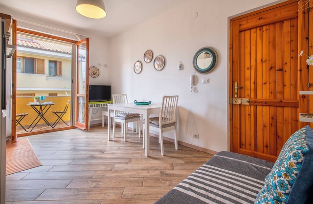 Apartment 'Clhome 3 Minutues from the Beach' with Air Conditioning